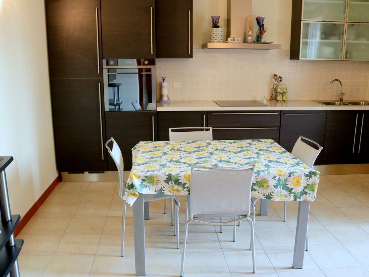 Small Residence Of Only 18 Apartments With Swimming Pool Lazise Zewnętrze zdjęcie