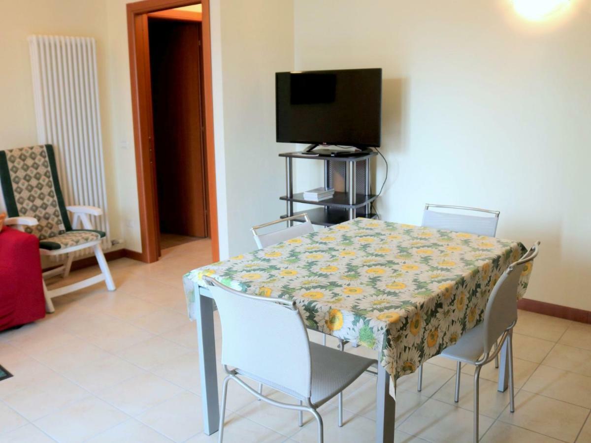 Small Residence Of Only 18 Apartments With Swimming Pool Lazise Zewnętrze zdjęcie